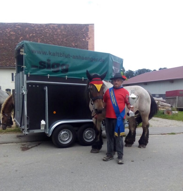 Sieger fahren SIGG-Anhänger
